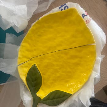 Kırık Seramik Tabaklar İçin Geri Dönüş Olmaması Ve Hızlı Değişim Talebi
