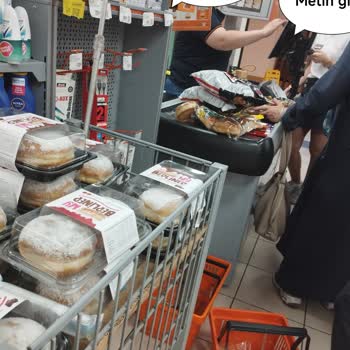 Tek Kasa Açık Olması Müşterileri 20 Dakika Bekletiyor