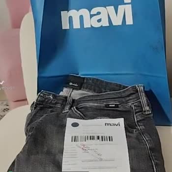 Mavi Pantolonda Çizgi Çizgi Soyulmalar Oldu!