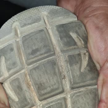 Kısa Sürede Tabanı Parçalanan Skechers Ayakkabısına Garanti Reddi