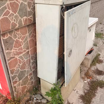 Türk Telekom'un Bakımsız Telefon Kutusu Ve Kabloları Nedeniyle Mağdur Oldum