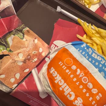 Sefaköy Burger King'de Hijyen Ve Çalışan Disiplini Sorunu
