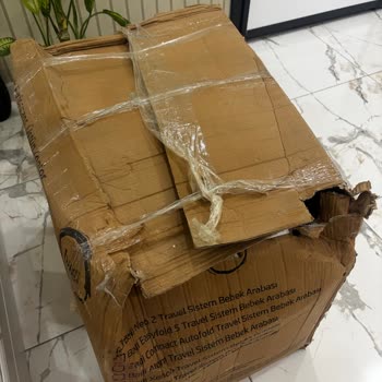 Bagi Compact Bebek Arabasının Tak Çıkar Özelliği Olmadığı Ve Hasarlı Kutusu Nedeniyle Değişim Talebi