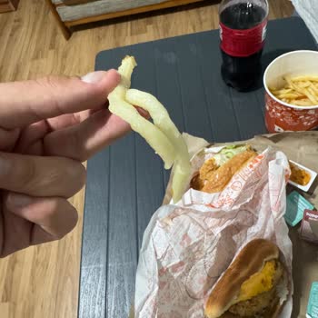 Popeyes Şubesinden Gelen Eksik Ve Çiğ Sipariş İçin Tam İade İstiyorum