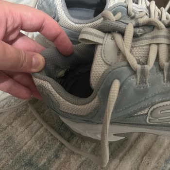 Skechers Stamina Ayakkabısında Renk Değişimi Ve Arka İç Yırtılma