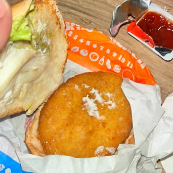 Arnavutköy Burger King Şubesinde Eksik Ve Bayat Sipariş Ücret İadesi Talebi