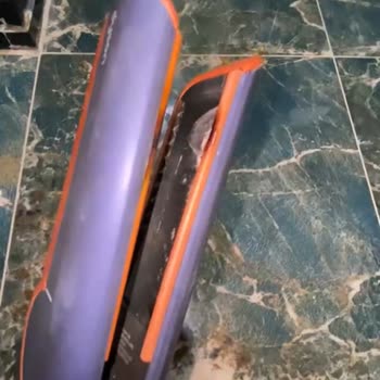 Dyson Airstrait Kısa Sürede Alev Alması Ve Saçların Yanması