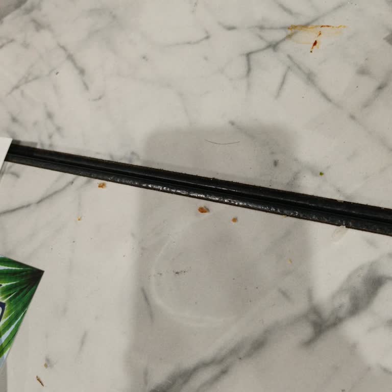 Bursa Kebap Evi'nde Temizlenmemiş Masa Ve Yetersiz Servis Şikayeti