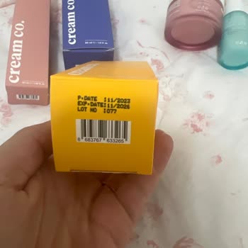 Kullanılmamış C Vitamini Serumu Renk Değişikliği Ve Değişim Talebi