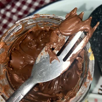 Nutella Kavanozunda Saç Kılı Görülmesi Tüketiciyi Üzdü