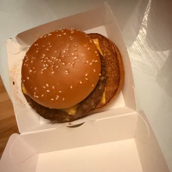 McDonald's Diyarbakır’da Soğuk Ve Yarım Dolu Menü İade Talebi