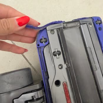 Dyson Türkiye'de Garanti Dışı Kısa Sürede Bozulan Süpürge Parçası