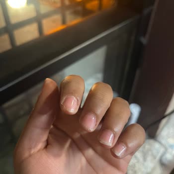 Cansay Nail Beauty Çalışanların Tavrı ve Üslubu Son Derece Saygısız ve Rahatsız Edici