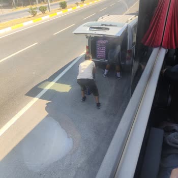 Araç Arızası Bahaneleriyle Uzayan Ve Güvensiz Otobüs Yolculuğu