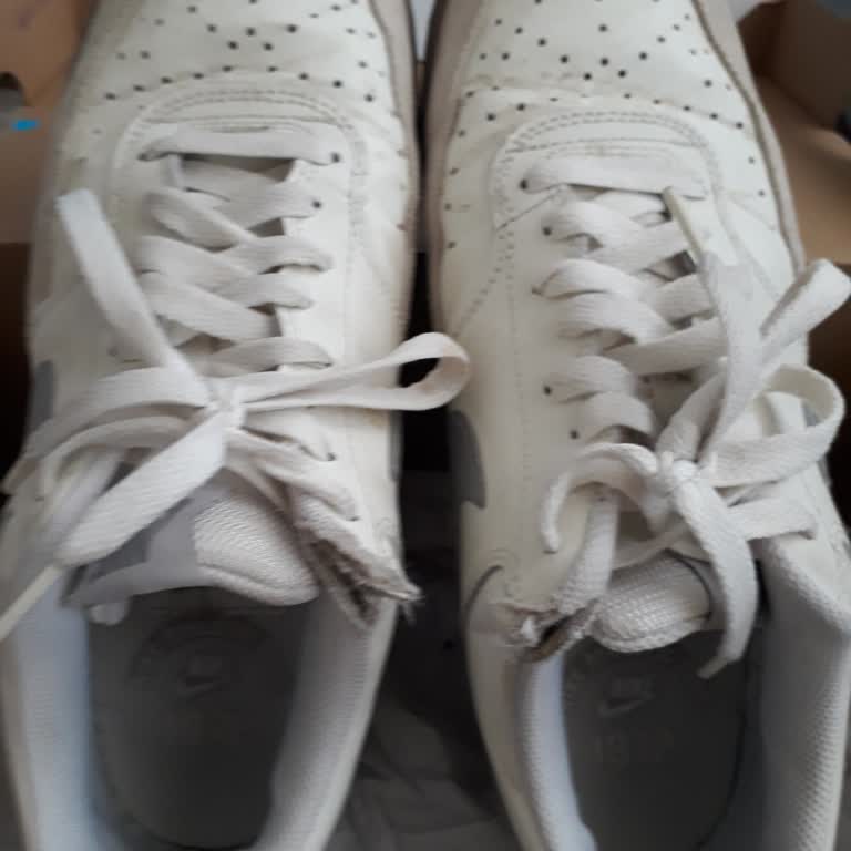 Nike Ayakkabım Boğazı Yırtıldı, Mağaza Değişim Ve İade Reddetti