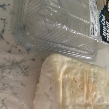 Ulutat Beyaz Peynirinde Kırmızı Lekeler, Sağlık Endişesi Ve İade Talebi