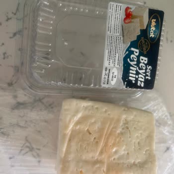 Ulutat Beyaz Peynirinde Kırmızı Lekeler, Sağlık Endişesi Ve İade Talebi