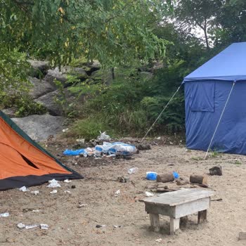 Kumsalda Yetkisiz Çadır Ve Barakalar Çevreyi Kirletiyor Ve Halkın Sağlığını Tehdit Ediyor
