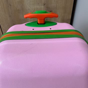 Çocuk Valizinin Çekme Kolu Kısa Sürede Koptu, Garanti Talebi