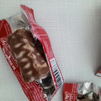 Tadelle Mini Çikolatalarında Renk Dalgalanması Ve Şekil Bozukluğu