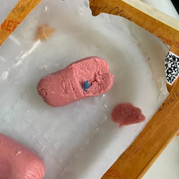 Maret Hindi Sosisinde Bulunan Mavi Plastik Parça Sağlık Riski