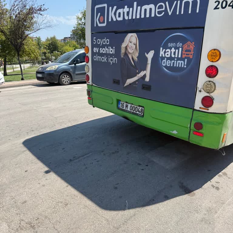 Bursa B17A Otobüsünde Klima Çalışmıyor Ve Kapı Açık, Sağlıksız Ve Güvensiz Seyahat
