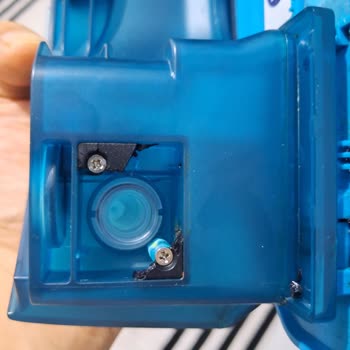 Philips 7000 Robot Süpürge Su Haznesi Kırıldı Ve Garanti Kapsamı Reddedildi