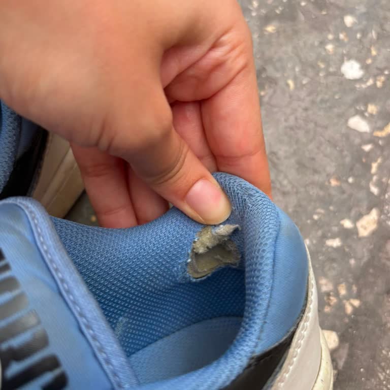 Deichmann’da Satın Aldığım Nike Sneaker’ın İç Astarı Kısa Sürede Aşındı
