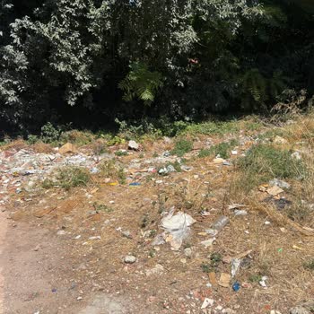 Lale Çıkmazı Boş Arazide Çöp Ve Moloz Birikintileri Yangın Ve Haşere Riski Oluşturuyor