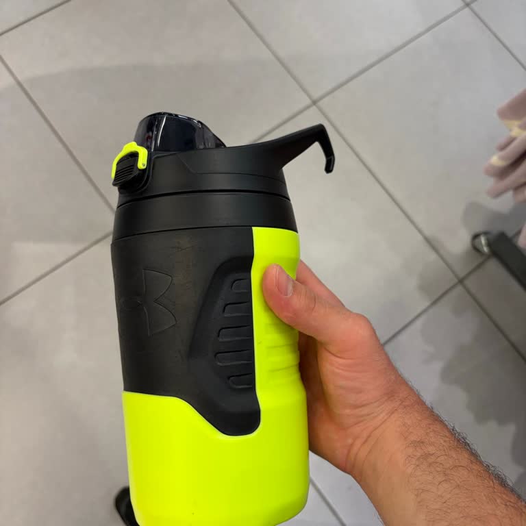 Under Armour Jug'da Su Sızdırma, Garanti İhmalı