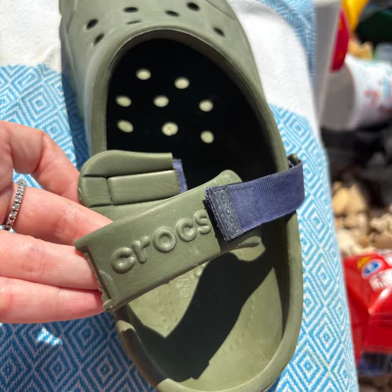 Crocs Terlik Kayışının Kısa Sürede Kopması Güvenlik Endişesi