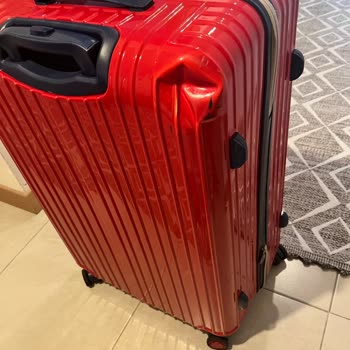 Amsterdam İzmir Ajet Uçuşunda Yeni Valizim Kırıldı, Tazminat İstiyorum