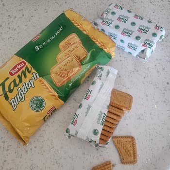 Torku Bisküvisi İçinde Yabancı Cisim Çocuk Sağlığına Tehdit Ve Güven Kaybı