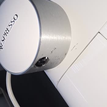 İlk Gün Arızalı Nespresso Makine, Servis Müdahalesi Sonrası Çizik Ve Kullanılamaz