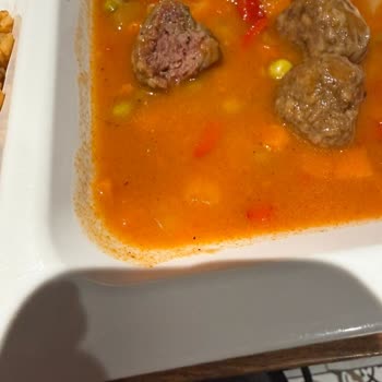 Vaadi Kırılan Konaklama: Kirli Odalar, Az Yemek Ve Saygısız Davranışlar