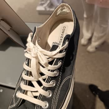 Converse Ayakkabısının İç Astarı Erken Yırtıldı; Mağaza Değişim Talebimi Reddetti