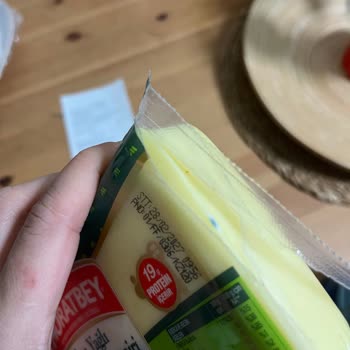 Migros Ve Muratbey'den Küflü Kaşar Peyniri İçin İade Talebi