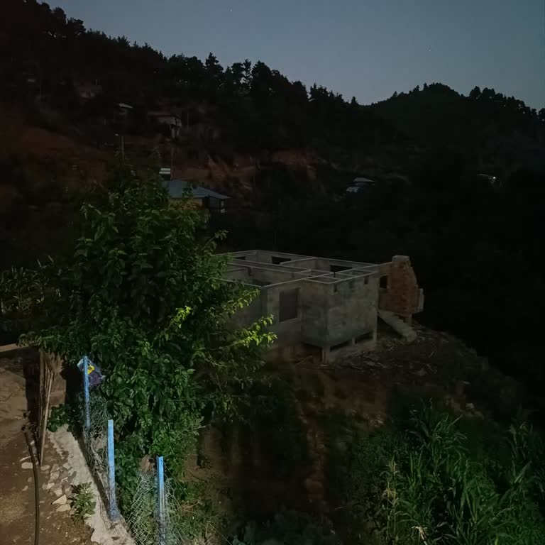 Toroslar Elektrik’teki Sokak Lambası Arızası Mahalleyi Karanlığa Bırakıyor