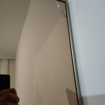 Hasarlı Mobilya Ve Çatlak Aynanın Onarımı Düğün Öncesinde Erteleniyor