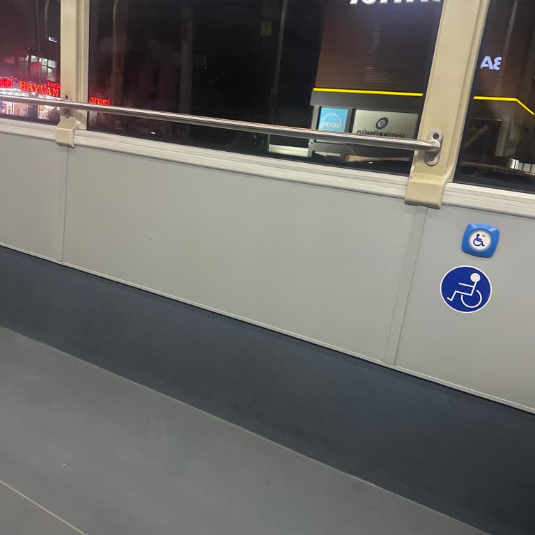 Sabiha Gökçen İzmit Direkt Şehir İçi Ulaşım Eksikliği Yolcuları Zor Duruma Sokuyor