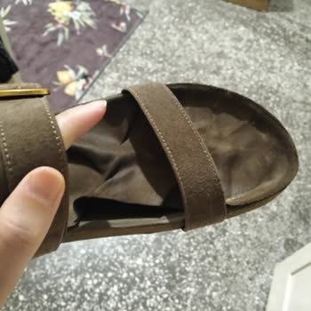 Zara Sandaletinde İç Astarı Çıktı Kayma Ve Düşme Riski