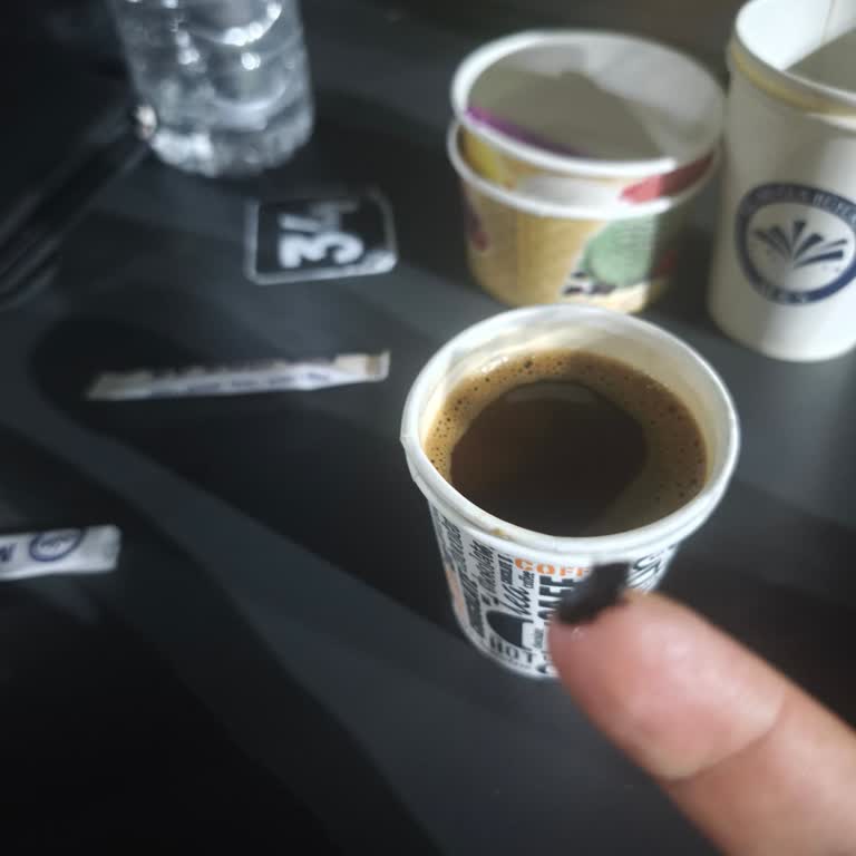 Muğla Belediyesi Yalabık Parkı Kahvesinde Böcek Bulunması Hijyen Skandalı