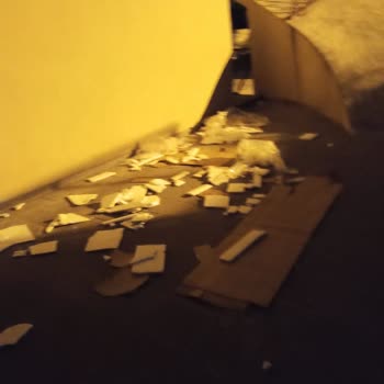 Kars Kelebek Mobilya Teslimat Ve Kurulum Sonrası Çöplerin Siteye Bırakılması