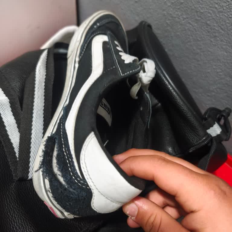 Vans Brooklyn Sneaker Topuğu Patladı, İade Bekliyorum