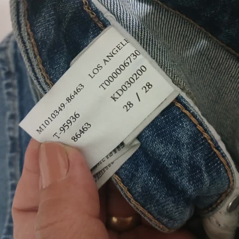 Mavi Optimum Mağazasında Hediye Jean Değişim Kartı Olmadan Yardım Alınamadı
