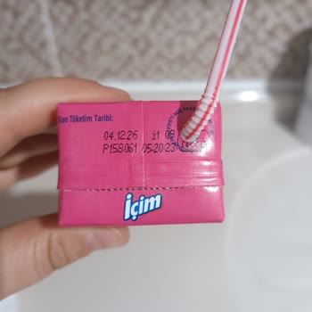 Migros'tan Çocuk İçin Çilekli Sütte Sert Topaklar Ve Bozulma Şikayeti