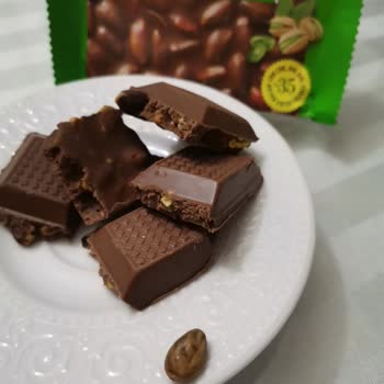 Sert Kabuklu Antep Fıstığı Çikolatada Diş Kaplamamı Çıkardı