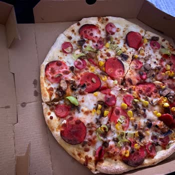 Pizza Bulls'tan Hamur Hâlinde Gelen Pizza İçin Tam İade Talebi