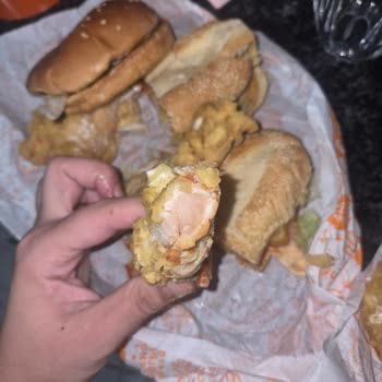 Popeyes Mersin Erdemli Şubesinde Çiğ Burger Ve Eksik Kola Şikayeti