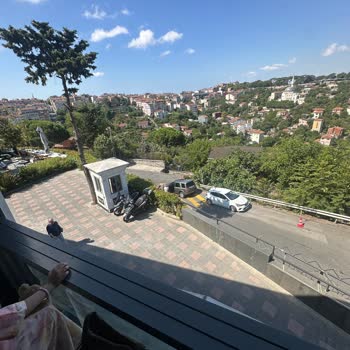 Kamu Yolu Dubalarla İşgal Edildi, Zorunlu Vale Ücreti Talep Edildi